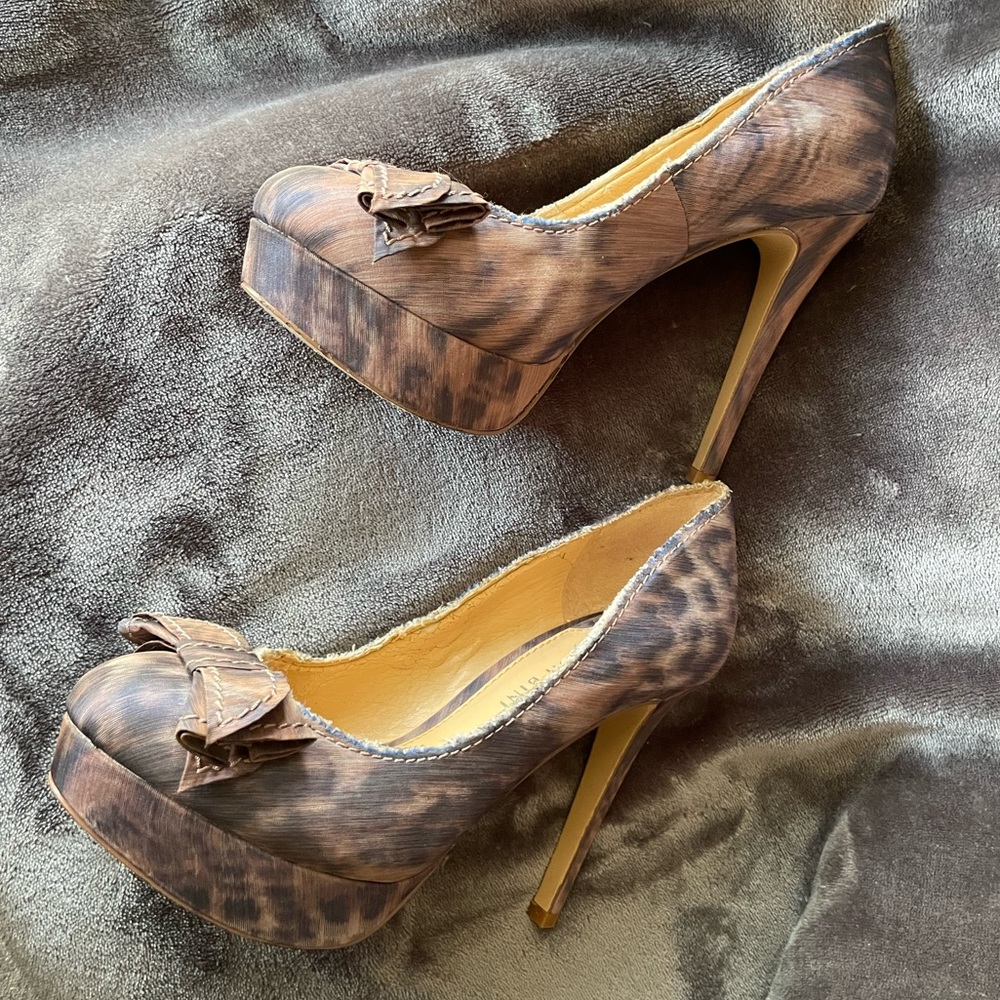 *** LAST CALL  EUC Sexy Platform Stiletto Heels GIANNI BINI 6.5 M